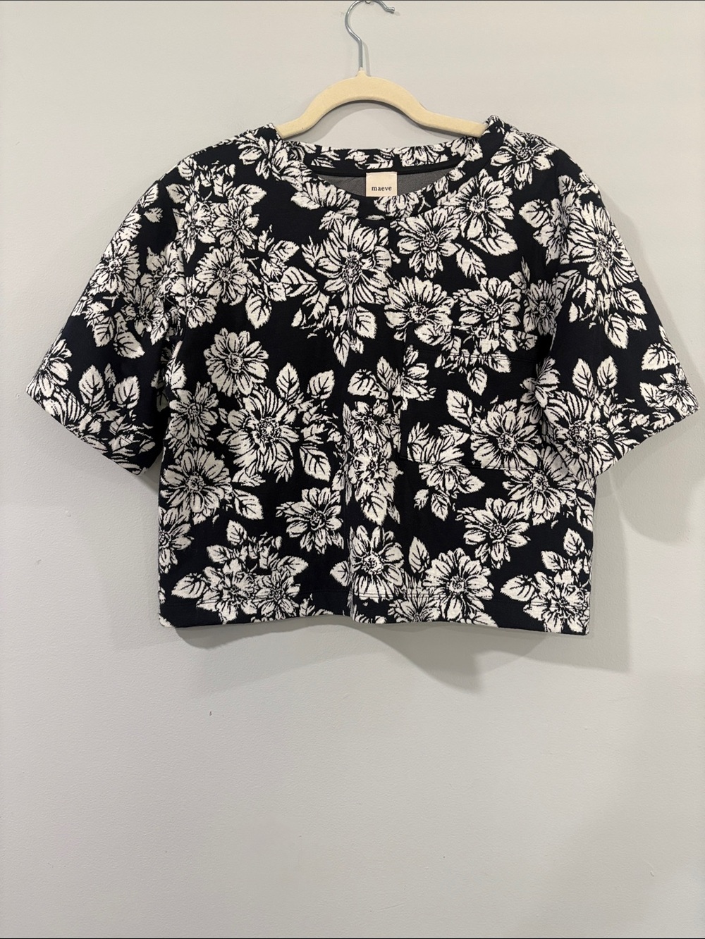 MAEVE BLACK & WHITE CROPPED BOLD FLORAL BOXY TOP SIZE /L